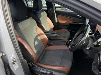 Volkswagen ID.4 Pro Performance 77kWh Life Auto 5dr