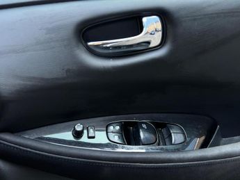 Nissan Leaf 39kWh N-Connecta Auto 5dr