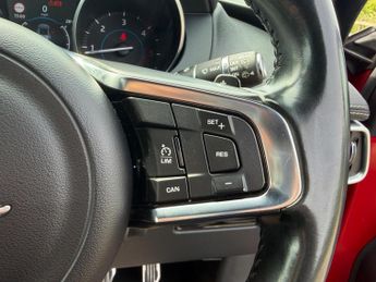 Jaguar F-PACE 2.0 D180 R-Sport Auto AWD Euro 6 (s/s) 5dr
