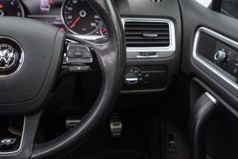 Volkswagen Touareg 3.0 TDI V6 BlueMotion Tech R-Line Plus Tiptronic 4WD Euro 6 (s/s