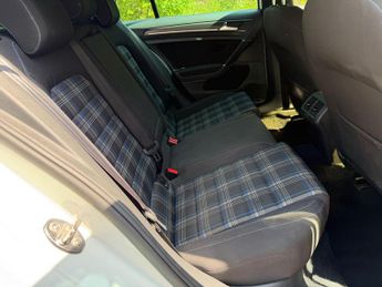 Volkswagen Golf 1.4 TSI 8.7kWh GTE Advance DSG Euro 6 (s/s) 5dr