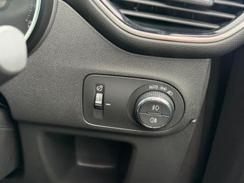 Vauxhall Crossland 1.5 Turbo D Ultimate Auto Euro 6 (s/s) 5dr