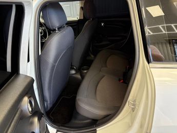 MINI Hatch 1.5 Cooper D Euro 6 (s/s) 5dr