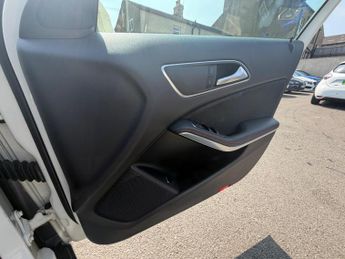 Mercedes-Benz GLA 2.0 GLA250 AMG Line 7G-DCT 4MATIC Euro 6 (s/s) 5dr