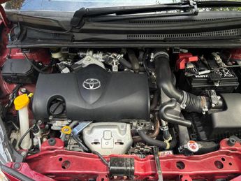 Toyota Yaris 1.5 VVT-i Icon Tech CVT Euro 6 5dr