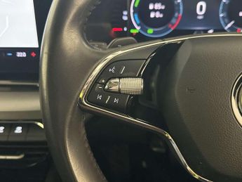 Skoda Octavia 1.4 TSI iV 13kWh SE Technology Estate 5dr Petrol Plug-in Hybrid 