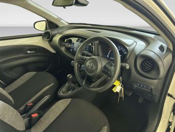 Toyota Aygo X 1.0 VVT-i Pure Hatchback 5dr Petrol x-shift Euro 6 (s/s) (72 ps)