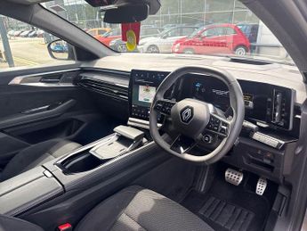 Renault Austral 1.2 E-TECH iconic esprit Alpine SUV 5dr Petrol Hybrid Auto Euro 