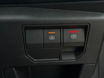 Renault Austral 1.2 E-TECH iconic esprit Alpine SUV 5dr Petrol Hybrid Auto Euro 