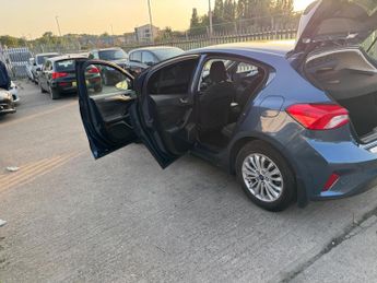 Ford Focus 1.0T EcoBoost Titanium Auto Euro 6 (s/s) 5dr