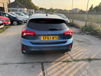 Ford Focus 1.0T EcoBoost Titanium Auto Euro 6 (s/s) 5dr