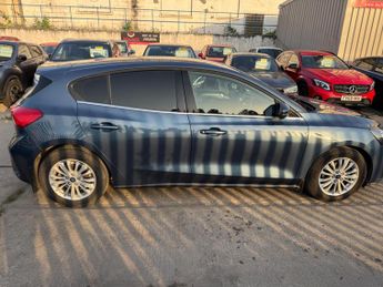 Ford Focus 1.0T EcoBoost Titanium Auto Euro 6 (s/s) 5dr