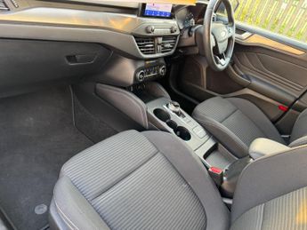 Ford Focus 1.0T EcoBoost Titanium Auto Euro 6 (s/s) 5dr