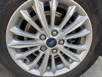 Ford Focus 1.0T EcoBoost Titanium Auto Euro 6 (s/s) 5dr