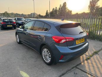 Ford Focus 1.0T EcoBoost Titanium Auto Euro 6 (s/s) 5dr