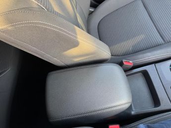 Ford Focus 1.0T EcoBoost Titanium Auto Euro 6 (s/s) 5dr