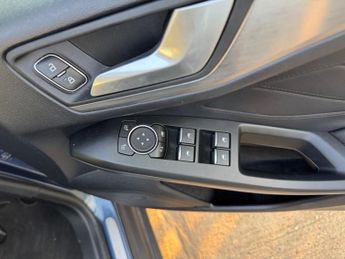 Ford Focus 1.0T EcoBoost Titanium Auto Euro 6 (s/s) 5dr