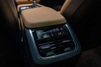 Volvo XC90 2.0 D5 First Edition Geartronic 4WD Euro 6 (s/s) 5dr