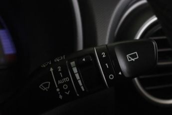 Hyundai KONA 64kWh Premium Auto 5dr (7kW Charger)