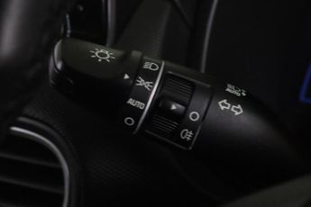 Hyundai KONA 64kWh Premium Auto 5dr (7kW Charger)
