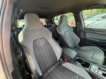 Volkswagen Golf 2.0 TDI R-Line DSG Euro 6 (s/s) 5dr