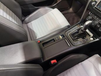 Volkswagen Passat 2.0 TDI BlueMotion Tech R-Line DSG Euro 6 (s/s) 5dr