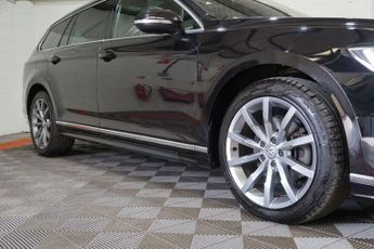 Volkswagen Passat 2.0 TDI BlueMotion Tech R-Line DSG Euro 6 (s/s) 5dr