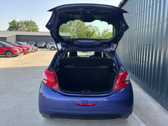 Peugeot 208 1.2 VTi PureTech Active Euro 5 5dr