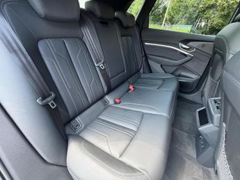Audi Q8 e-tron 50 Black Edition Auto quattro 5dr 95kWh (11kW Charger)