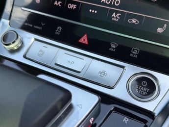 Audi Q8 e-tron 50 Black Edition Auto quattro 5dr 95kWh (11kW Charger)