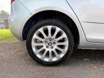 Skoda Fabia 1.2 TSI Elegance Hatchback 5dr Petrol Manual Euro 5 (105 ps)