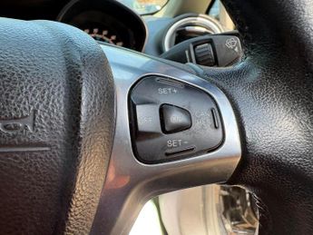 Ford Fiesta 1.0T EcoBoost Titanium Powershift Euro 5 5dr