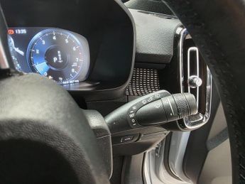 Volvo XC40 1.5 T3 R-Design Auto Euro 6 (s/s) 5dr