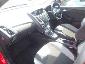 Ford Focus 1.6 Zetec Powershift Euro 5 5dr