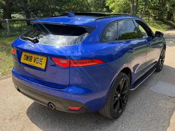 Jaguar F-PACE 2.0 P300 R-Sport Auto AWD Euro 6 (s/s) 5dr