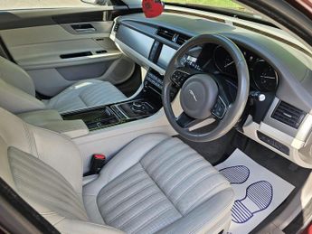 Jaguar XF 2.0d Portfolio Auto Euro 6 (s/s) 4dr