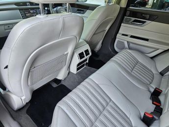 Jaguar XF 2.0d Portfolio Auto Euro 6 (s/s) 4dr