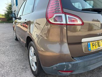 Renault Scenic 1.5 dCi Dynamique TomTom Euro 4 5dr
