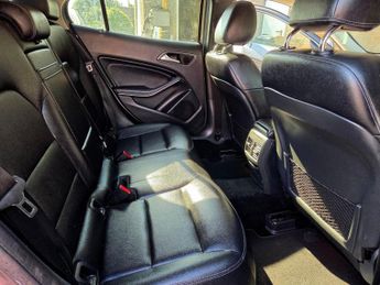 Mercedes-Benz GLA 2.1 GLA200d Sport 7G-DCT Euro 6 (s/s) 5dr
