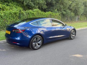 Tesla Model 3 Standard Range Plus Auto RWD 4dr