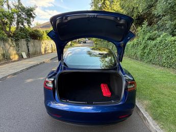 Tesla Model 3 Standard Range Plus Auto RWD 4dr