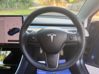 Tesla Model 3 Standard Range Plus Auto RWD 4dr