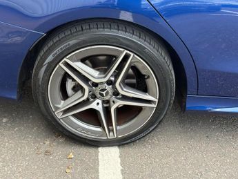 Mercedes-Benz C Class 2.0 C300d AMG Line (Premium) G-Tronic+ Euro 6 (s/s) 4dr