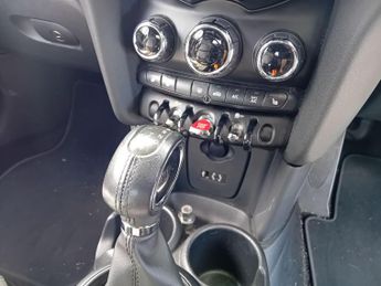 MINI Convertible 1.5 Cooper Auto Euro 6 (s/s) 2dr
