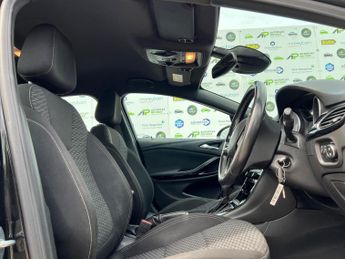 Vauxhall Astra 1.4i Turbo SRi Nav Auto Euro 6 (s/s) 5dr