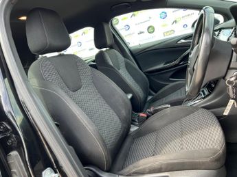 Vauxhall Astra 1.4i Turbo SRi Nav Auto Euro 6 (s/s) 5dr