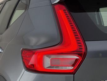 Volvo XC40 2.0 T4 Momentum Auto AWD Euro 6 (s/s) 5dr