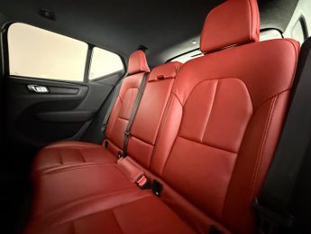 Volvo XC40 2.0 T4 Momentum Auto AWD Euro 6 (s/s) 5dr