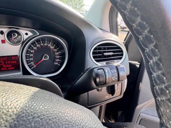 Ford Focus 1.6 Zetec 5dr