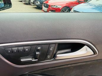 Mercedes-Benz GLA 2.0 GLA250 AMG Line 7G-DCT 4MATIC Euro 6 (s/s) 5dr